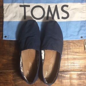 Navy Blue Toms